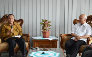 Konferensi Pers oleh (Ketua KWI) Mgr I. Suharyo dan (Sekjen KWI) Mgr J. Pujasumarta [mirifica.net]