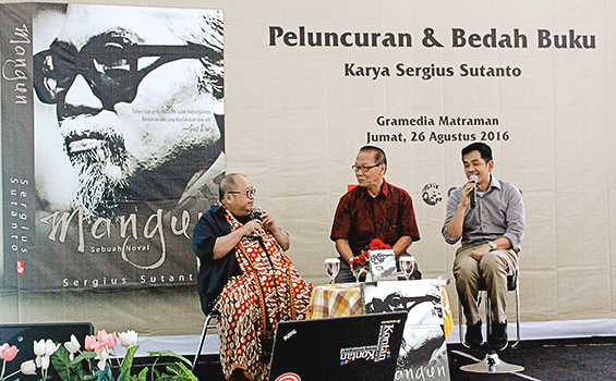Peluncuran Novel Mangun. [HIDUP/Marchella A. Vieba]
