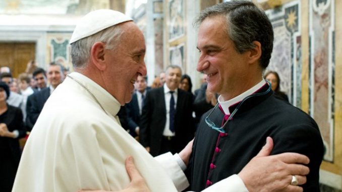 Paus Fransiskus bertemu Pater Dario Edoardo Viganò. pt.radiovaticana.va
