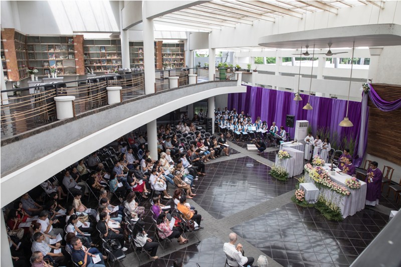 Suasana Misa Arwah di Aula Kolumbarium Oasis Lestari, Rabu, 2/11. (Dok. Jo Hanapi)