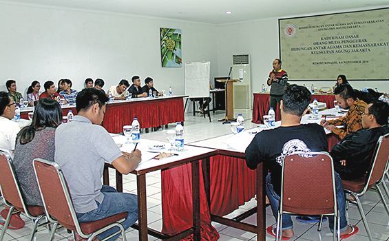 Para peserta mengikuti sesi dalam Kaderisasi Dasar Orang Muda Penggerak HAAK KAJ.[HIDUP/Yusti H. Wuarmanuk]